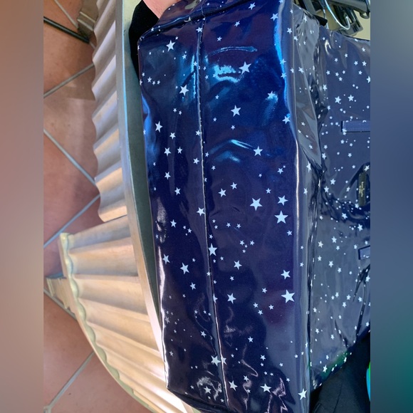 NWT Kate Spade Daycation Night Sky Bon Vinyl Blue Stars Tote Bag - Picture 4 of 6